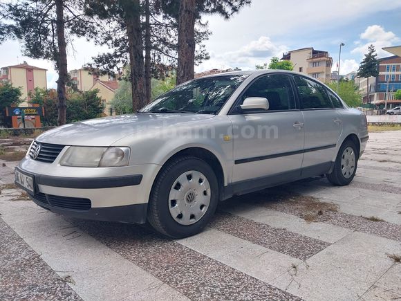 Sahibinden Volkswagen Passat 1.8 Trendline 2000 Model 