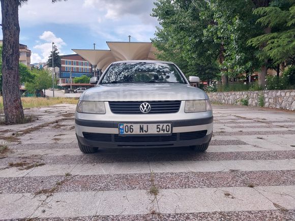 Sahibinden Volkswagen Passat 1.8 Trendline 2000 Model 
