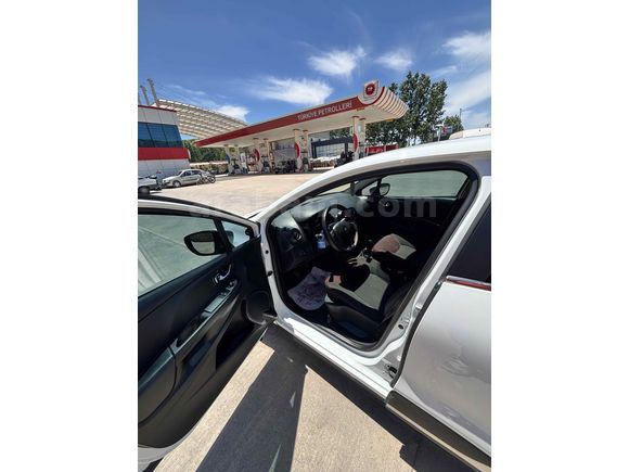 Sahibinden Renault Clio 1.2 Joy 2014 Model  130.000 km Beyaz