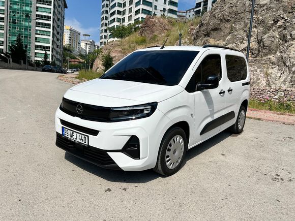 Sahibinden Opel Combo 1.5 CDTI Essential 2025 Model