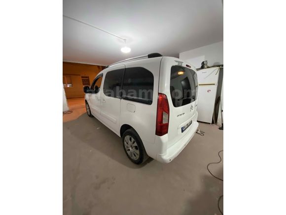 Sahibinden Citroen Berlingo combi 1.6 HDi silverlıne 92 lik  2012 Model 