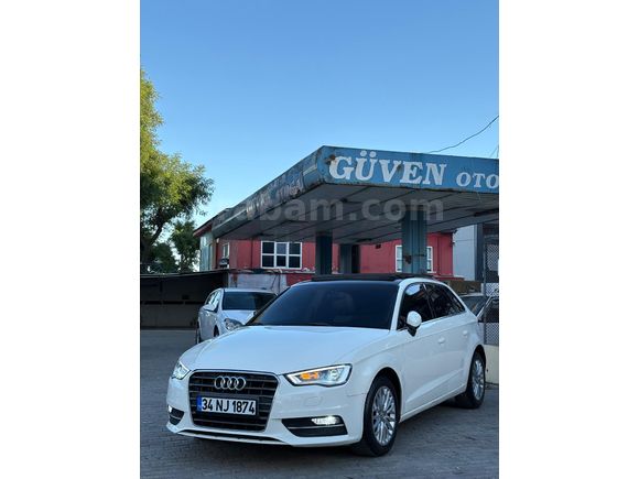 AUDİ A3 SPORTBACK1.6 TDI AMBİENTE CAM TAVANLI 2015 MODEL