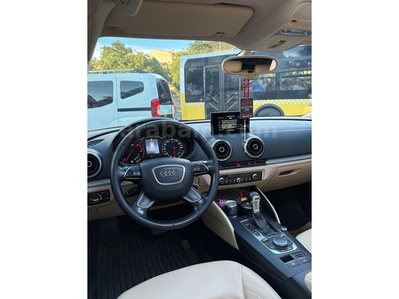 AUDİ A3 SPORTBACK1.6 TDI AMBİENTE CAM TAVANLI 2015 MODEL