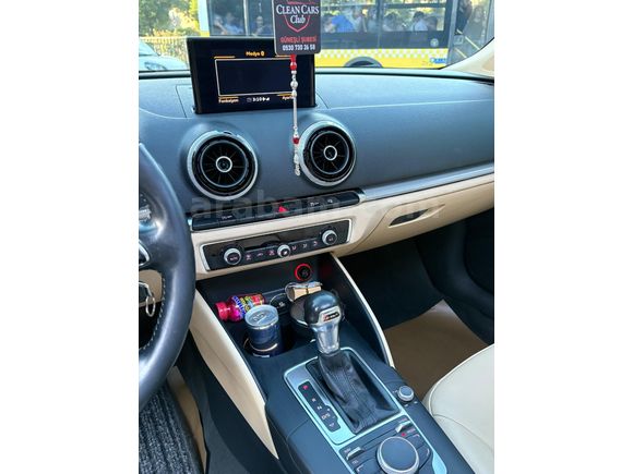 AUDİ A3 SPORTBACK1.6 TDI AMBİENTE CAM TAVANLI 2015 MODEL