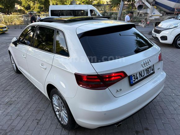 AUDİ A3 SPORTBACK1.6 TDI AMBİENTE CAM TAVANLI 2015 MODEL