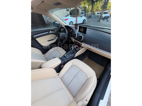 AUDİ A3 SPORTBACK1.6 TDI AMBİENTE CAM TAVANLI 2015 MODEL