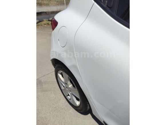 Sahibinden Renault Clio 0.9 TCe Icon 2012 Model Beyaz
