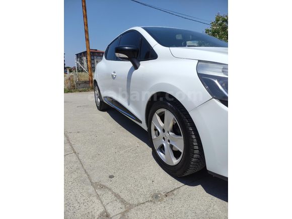 Sahibinden Renault Clio 0.9 TCe Icon 2012 Model Beyaz