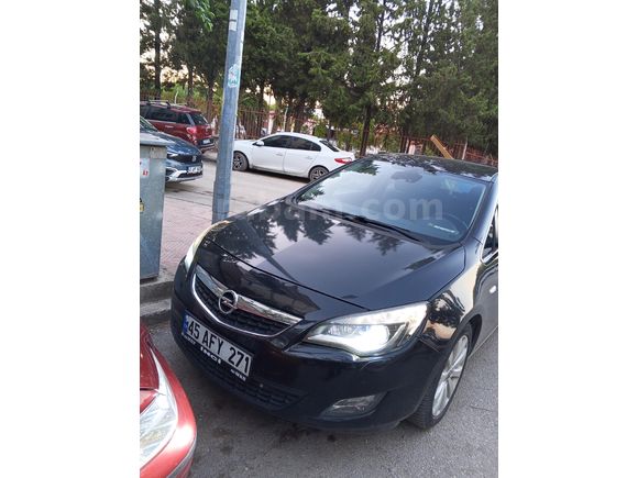 2.Sahibinden Opel Astra 1.3 CDTI Cosmo 2012 Model  237.000 km Siyah