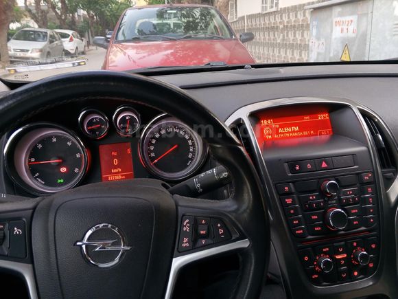 2.Sahibinden Opel Astra 1.3 CDTI Cosmo 2012 Model  237.000 km Siyah