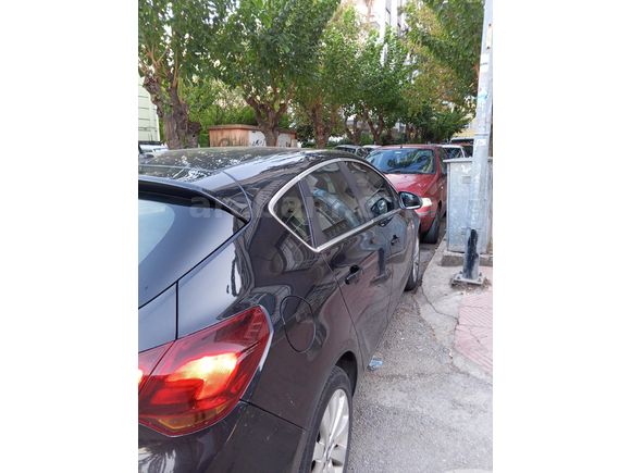 2.Sahibinden Opel Astra 1.3 CDTI Cosmo 2012 Model  237.000 km Siyah