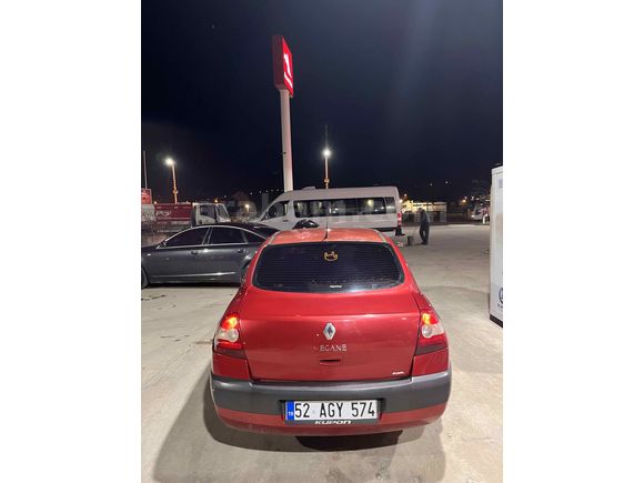 Sahibinden Renault Megane 1.6 Dynamique 2004 Model  320.000 km Kırmızı