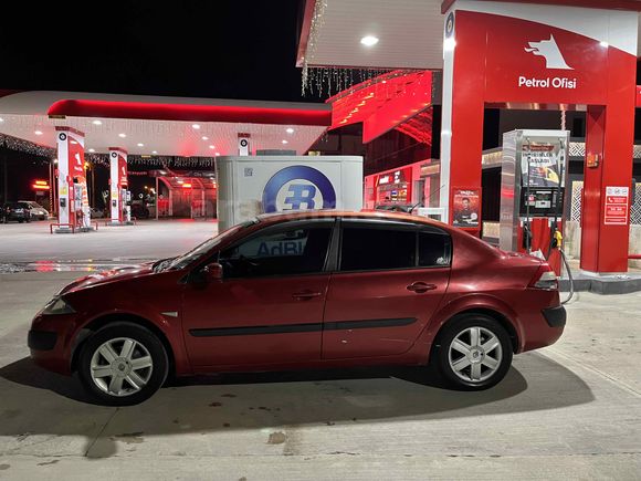 Sahibinden Renault Megane 1.6 Dynamique 2004 Model  320.000 km Kırmızı
