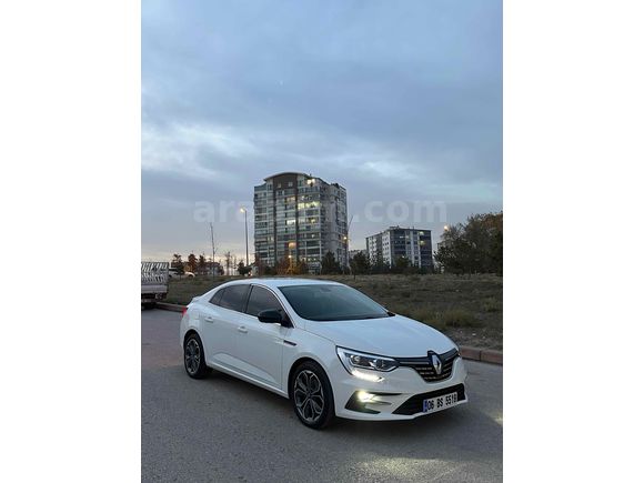 Sahibinden Renault Megane 1.3 TCe Joy Comfort 2022 Model Ankara 115.000 km Beyaz