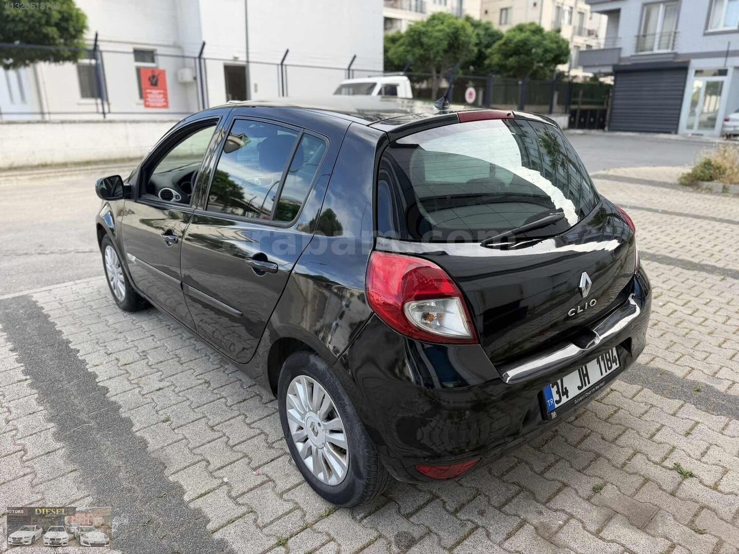 Galeriden Renault Clio 1.5 dCi Extreme Edition 2012 Model İstanbul 237.000 km Siyah 4