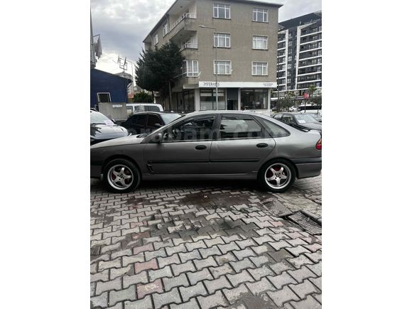 Muhcar Motors’tan Renault Laguna 2.0 RXT 2000 Model İstanbul
