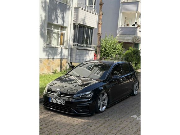 
GOLF 7.5 R DÖNÜŞÜM DOLU  DOLU DEĞİŞENSİZ