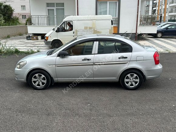 2011 HYUNDAİ ACCENT ERA 1.5 CRDİ 110 HP TEMİZ VE BAKIMLI