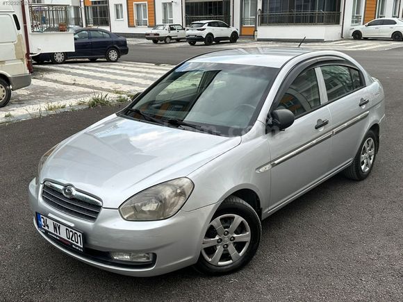 2011 HYUNDAİ ACCENT ERA 1.5 CRDİ 110 HP TEMİZ VE BAKIMLI
