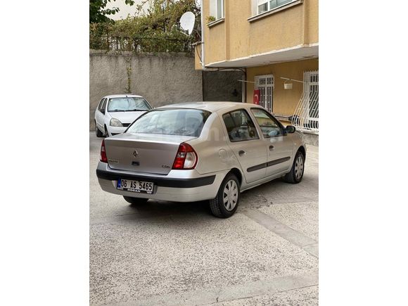 Sıfır MUAYNE orjinal düşük km biniciden temiz
Araç)