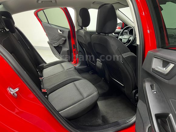 HEDEF RENAULT'DAN 0,99 KREDİ 2024 FOCUS TREND X ECOBLUE %20