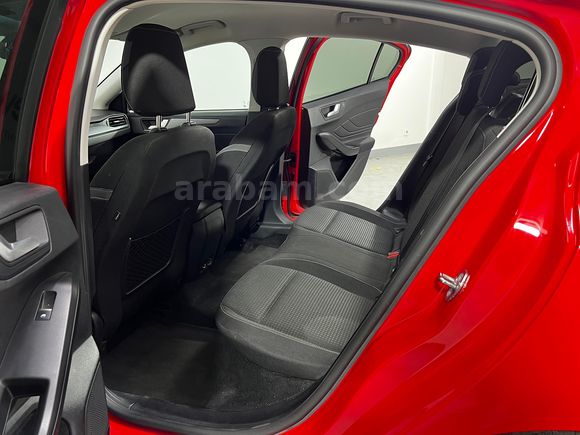 HEDEF RENAULT'DAN 0,99 KREDİ 2024 FOCUS TREND X ECOBLUE %20