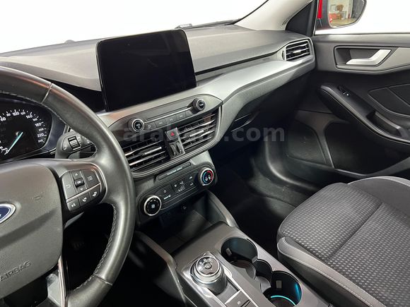 HEDEF RENAULT'DAN 0,99 KREDİ 2024 FOCUS TREND X ECOBLUE %20