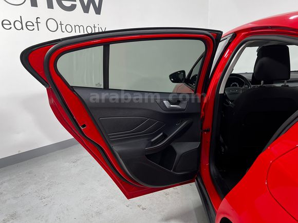 HEDEF RENAULT'DAN 0,99 KREDİ 2024 FOCUS TREND X ECOBLUE %20