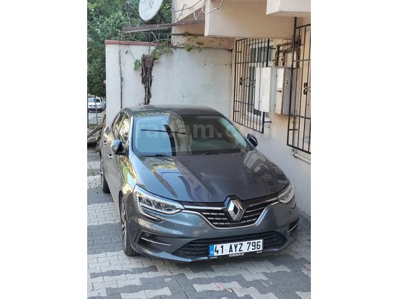 Sahibinden Renault Megane 1.3 TCe Icon 2024 Model İstanbul 24600 km Gri (titanyum)