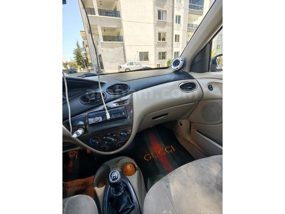 Sahibinden Ford Focus 1.6 Ghia 2001 Model