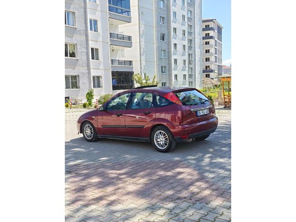 Sahibinden Ford Focus 1.6 Ghia 2001 Model