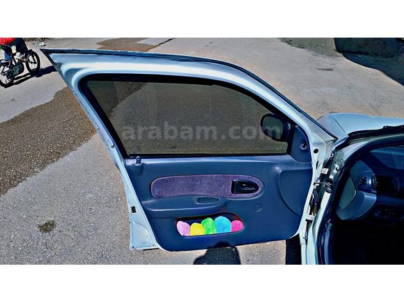 Sahibinden Renault Clio 1.4 RN 2000 Model