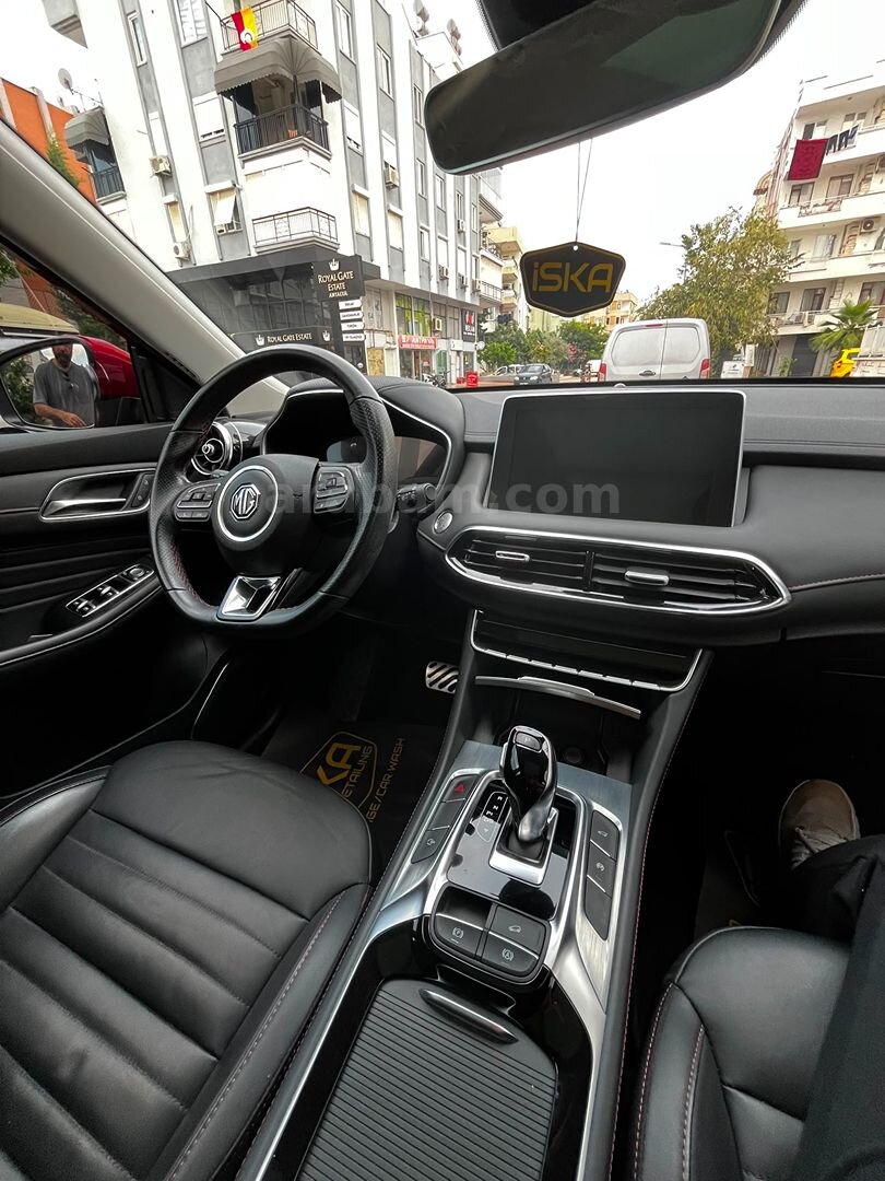 Sahibinden MG HS 1.5 T-GDI Luxury 2023 Model 2