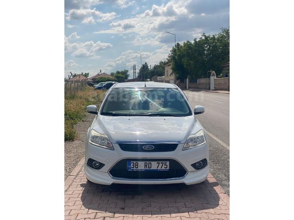 Ford Focus 1.6 TDCi Collection 180.000 Km'de