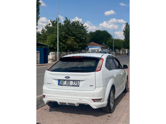 Ford Focus 1.6 TDCi Collection 180.000 Km'de