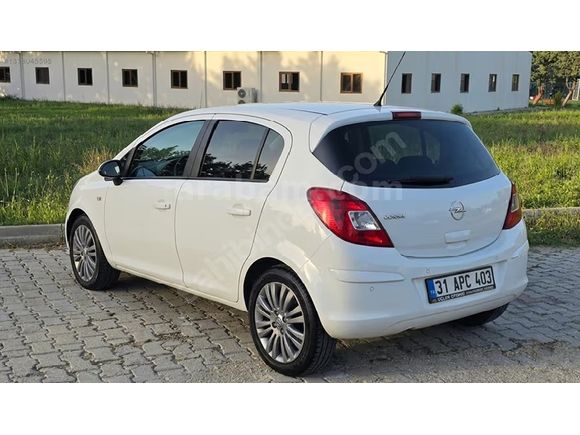 TEMİZLİĞİ VE DİRİLİĞİYLE DİKKAT ÇEKEN OPEL CORSA