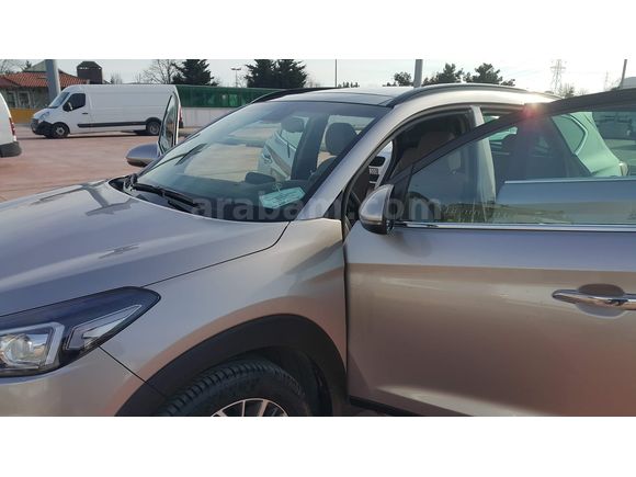 ÖĞRETMENDEN 67500km TUSCON 2019 1.6 CRDI Style Plus CAM TAVAN