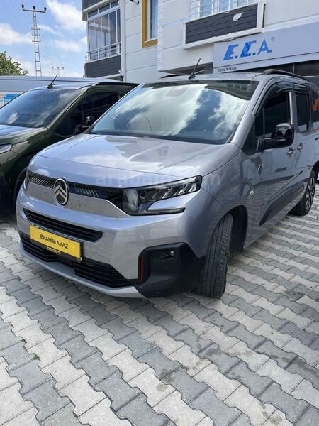 Galeriden Citroen Berlingo 1.5 BlueHDI Shine Bold 2024 Model Kayseri 9.000 km Gri (Gümüş)