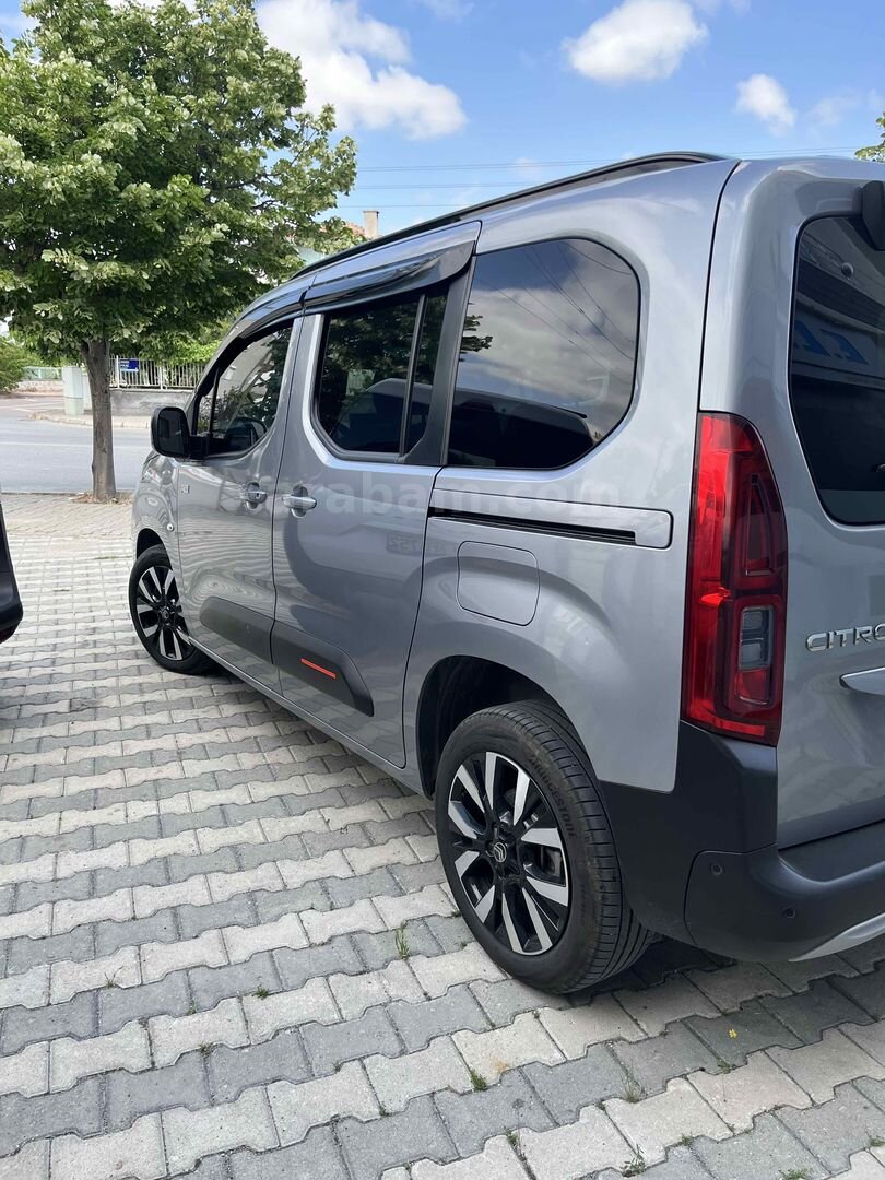 Galeriden Citroen Berlingo 1.5 BlueHDI Shine Bold 2024 Model Kayseri 9.000 km Gri (Gümüş) 5