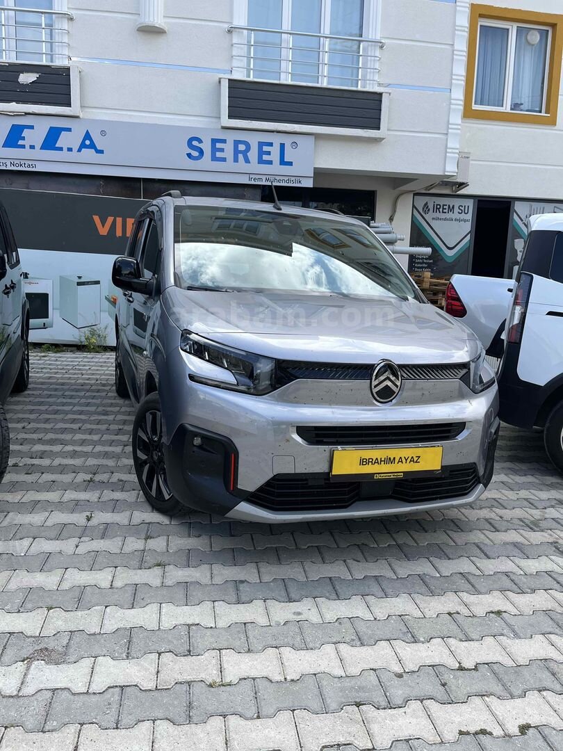Galeriden Citroen Berlingo 1.5 BlueHDI Shine Bold 2024 Model Kayseri 9.000 km Gri (Gümüş) 6
