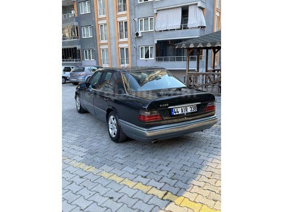 Sahibinden Mercedes - Benz E 200 1995 Model 