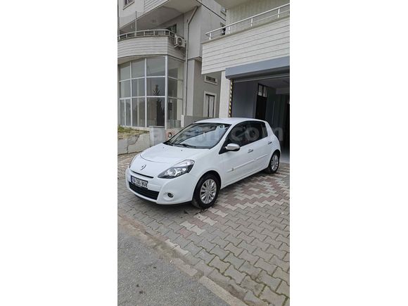 Sahibinden Renault Clio 1.5 dCi Expression 2011 Model  240.000 km Beyaz