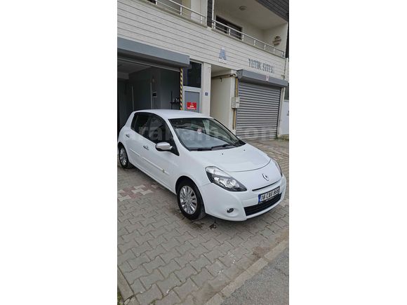 Sahibinden Renault Clio 1.5 dCi Expression 2011 Model  240.000 km Beyaz