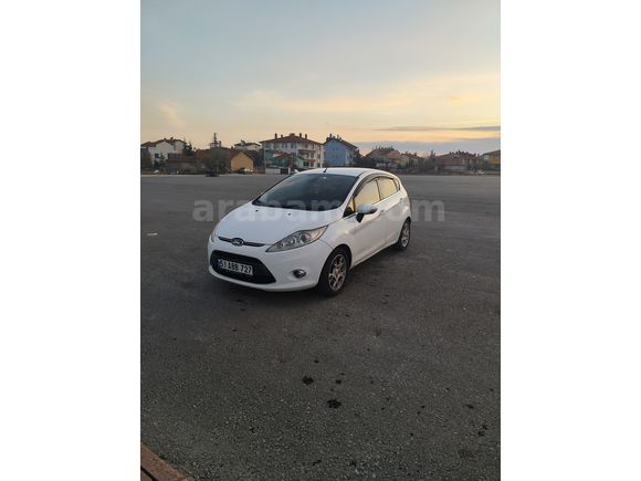 Sahibinden Ford Fiesta 1.4 Titanium 2012 Model 