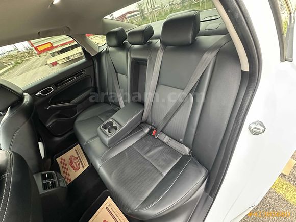 2024 HONDA CİVİC EXECUTİVE PLUS 1.5 VTEC 22 BİN KM