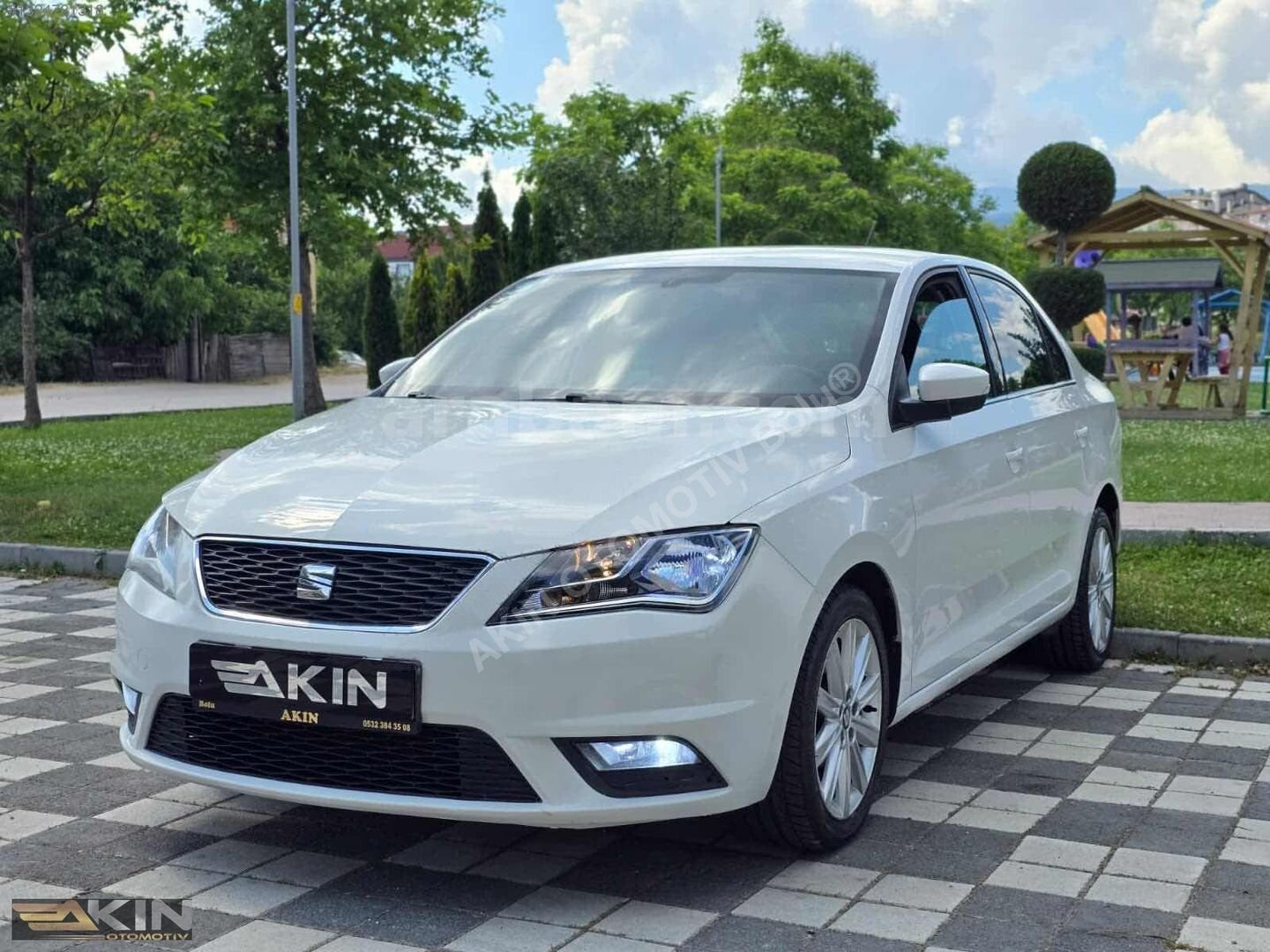 Galeriden Seat Toledo 1.4 TDI Style 2017 Model Bolu 180.000 km Beyaz 3