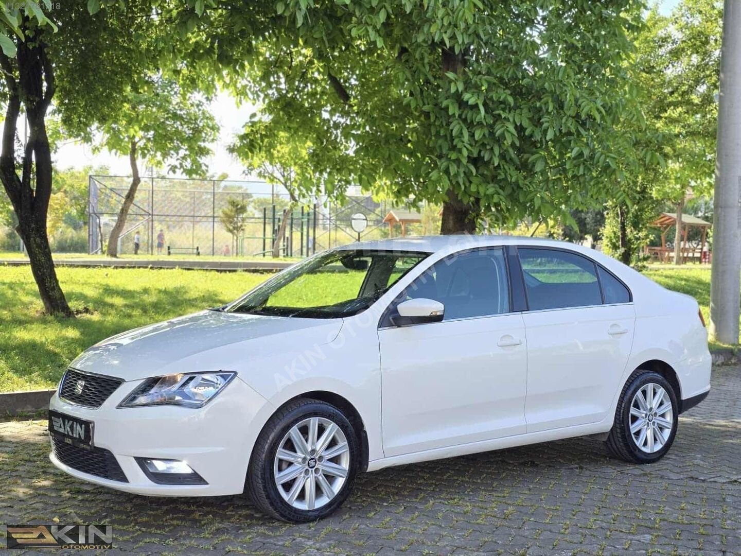 Galeriden Seat Toledo 1.4 TDI Style 2017 Model Bolu 180.000 km Beyaz 5