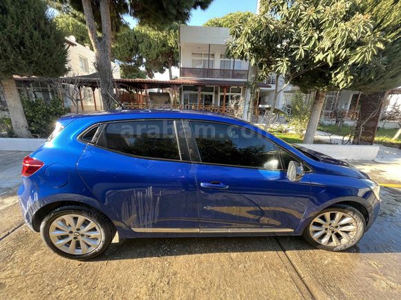 İlk sahibinden Renault Clio 1.0 TCe Touch 2023 Model  64.300