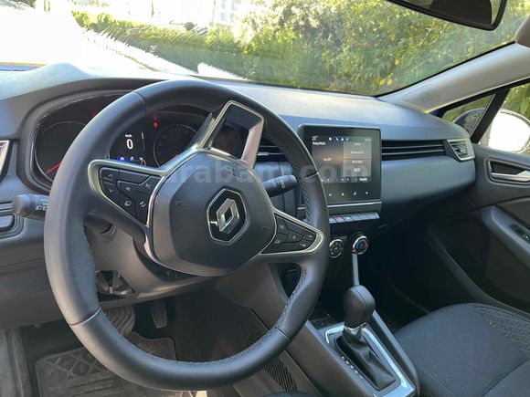 İlk sahibinden Renault Clio 1.0 TCe Touch 2023 Model  64.300