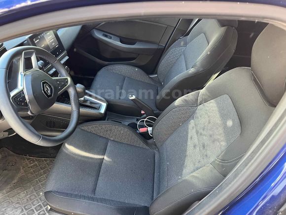 İlk sahibinden Renault Clio 1.0 TCe Touch 2023 Model  64.300